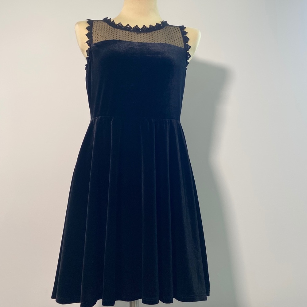 Lily Rose Lace Velvet Dress!!!